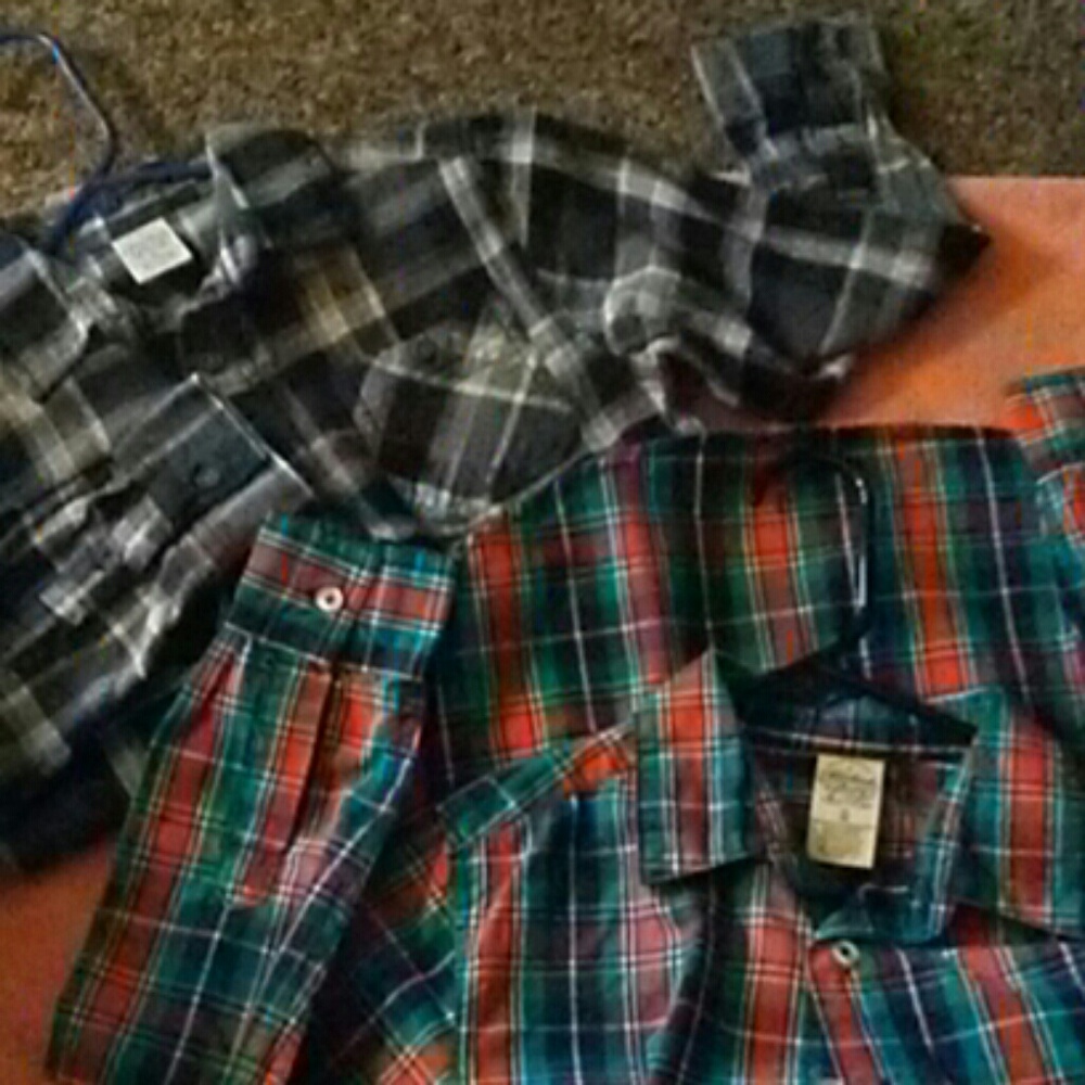 2 long sleeve button down shirts